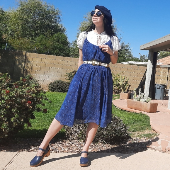 Banana Republic Dresses & Skirts - BANANA REPUBLIC Blue Snake Pockets Belt Dress
